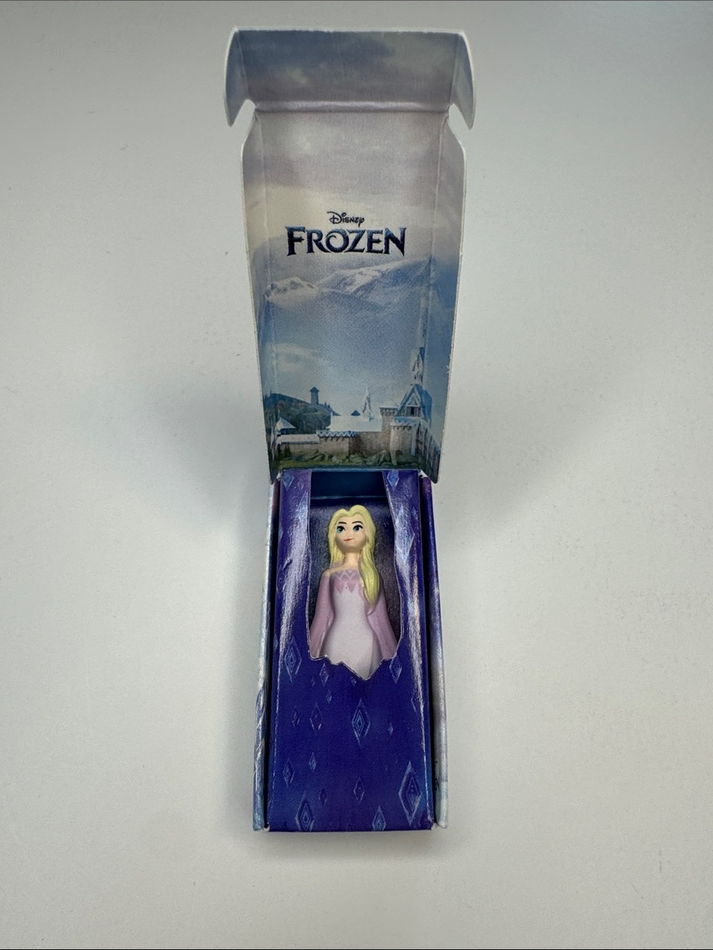 💛 Mini Brands toys Disney’s Frozen Elsa doll toy - miniature